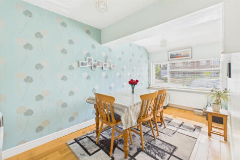 CAM04968G0-PR0042-STILL001