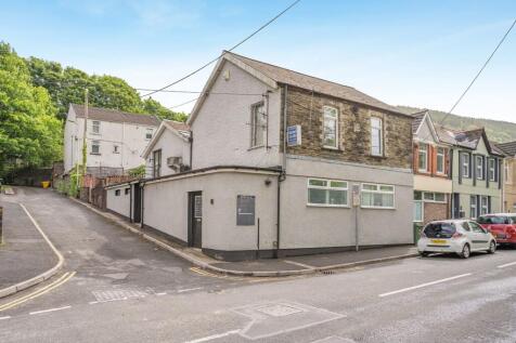 Abercarn Constitutional Club, Station Yd, Bridge Street, Abercarn, Newport, NP11 4SE
