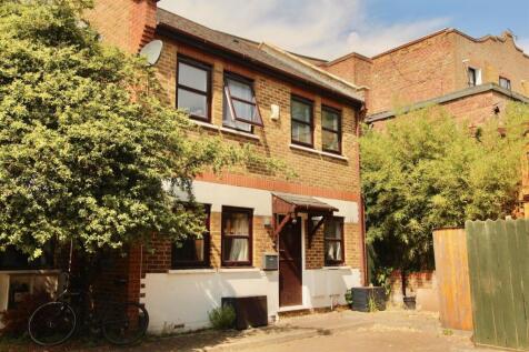 Pegasus Close, N16