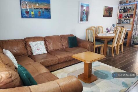 Langton Way, Egham, TW20 photo 3