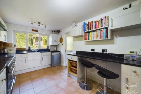 CAM02127G0-PR0207-STILL008