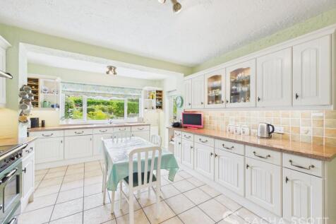 Kitchen / Breakfast Room