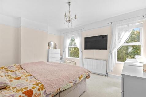 27 Pinions Road, HP13 7AS-3.jpg