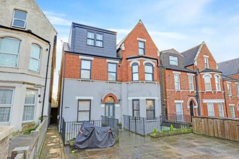 13-8f4eJHPropWpen - Flat 5, 115 Croydon Road - 43.