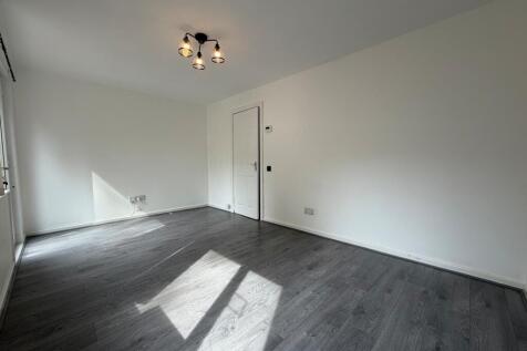 Liskeard Close, Runcorn, Cheshire, WA7 photo 5