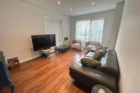 Sparrowhawk Way, Newhall, HARLOW photo 4