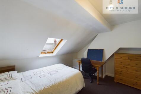 CAM01351G0-PR0112-STILL005