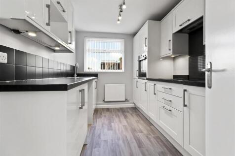 1 3 Aldsworth Court-006.JPG