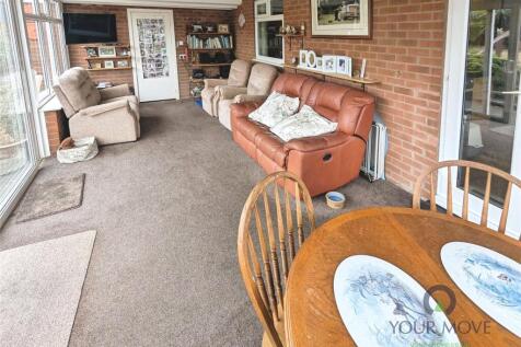 Lounge Dining Room