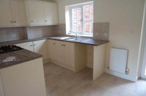 7TheBullCourtyardKitchen1