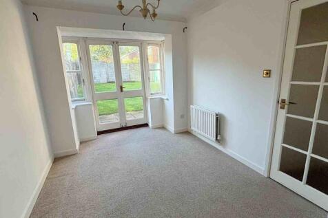 Oadby, Needham Close photo 5