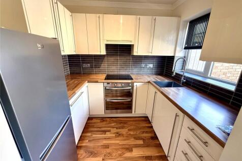 Shipley Drive, Swindon, Wiltshire, SN25 photo 3