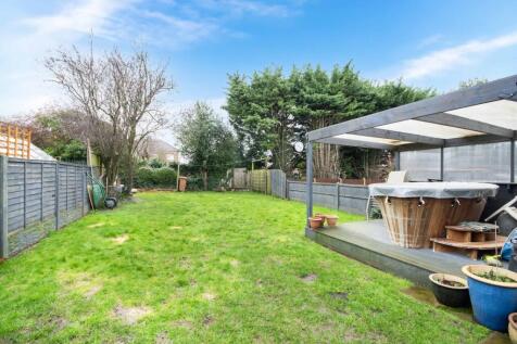 EweMove Estate Agents Scunthorpe - Rear Garden