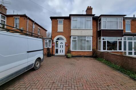 5-bed semi-detached on 94 Brunswick Street, Leamington Spa, £2,475/mo