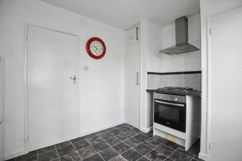 18 Halliwell Court, Barry Road, East Dulwich, London SE22 0HS