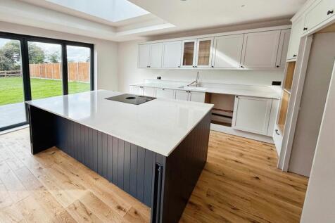 Kitchen/ Dining Room