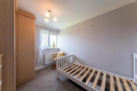 9 Orchard Dene-025.jpg