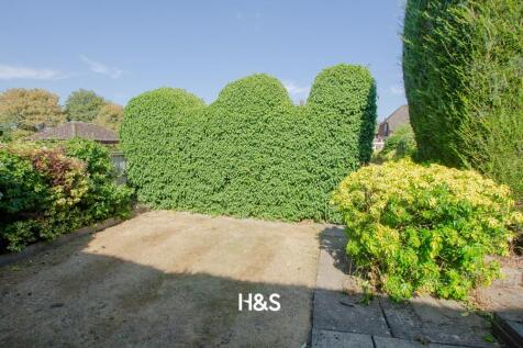 15 Woodlea - Rear3.jpg