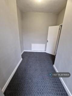 Deans Road, Manchester, M27 photo 4