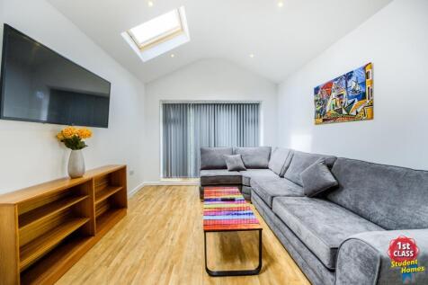 Living Room/ Kitchen