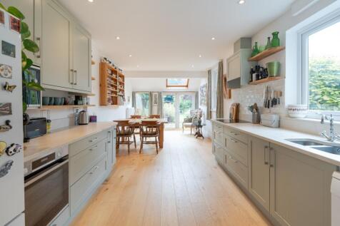 Kitchen/Dining