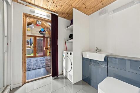 Garden studio shower room