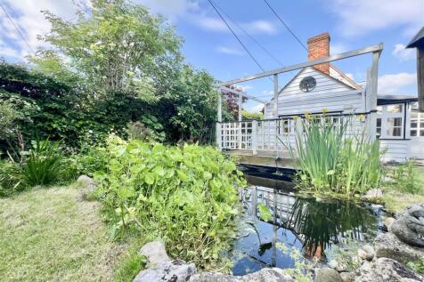 Garden - Pond 1.jpeg