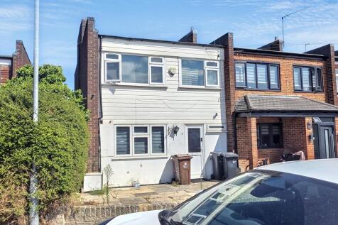 3 Rowan Way, Romford, Essex RM6 5PL