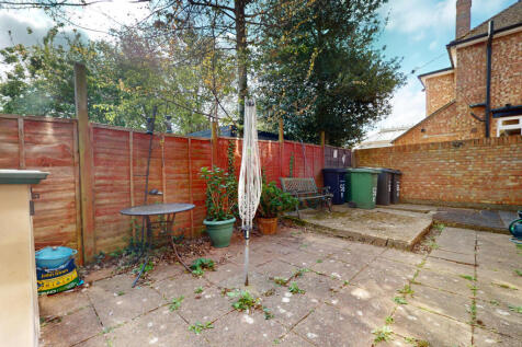 COURTYARD GARDEN