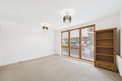 Lounge / Kitchen