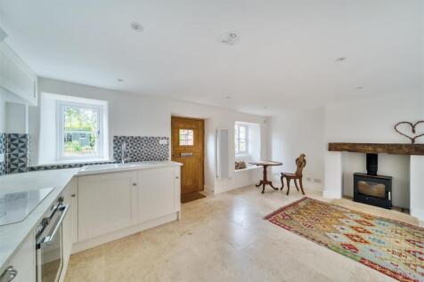 Kitchen / Living Area