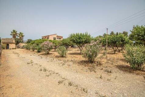 VILLA FOR SALE IN THE COUNTRYSIDE 