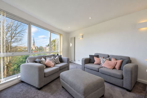 Parkside Court, WEYBRIDGE, KT13 photo 4