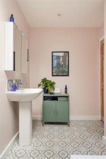 Bathroom 3.jpg