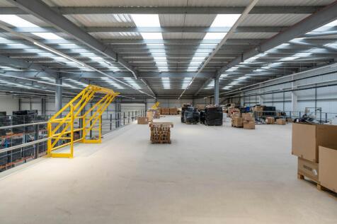 DC1 Everest Logistics Park Croydon 021.jpg
