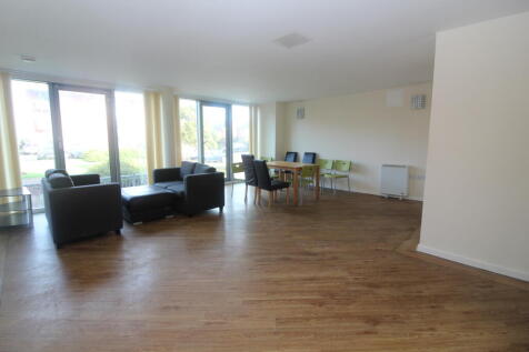 Lounge T202609281313.jpg