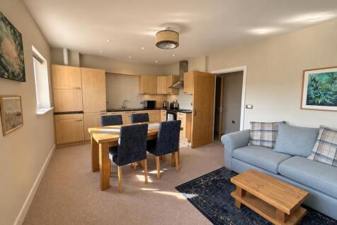 Loyd-Lindsay Square ,Winchester, Unfurnished photo 3