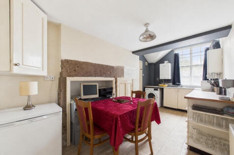Flat 1A