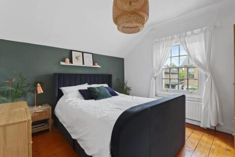 02-bb55JHPropWorld - 12 Byne Road - 6 (1).JPG