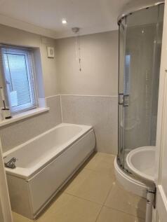 5-bed semi-detached on Victoria Place, Springbourne, £2,625/mo