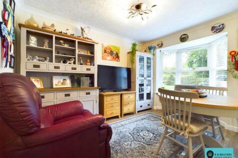 Guest Bedroom/Dining Room