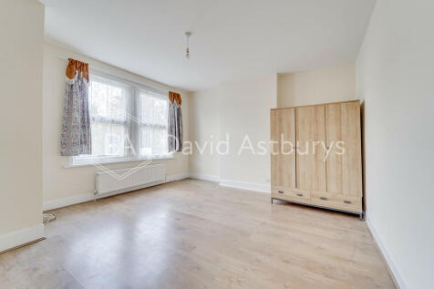 Avenue Road, Southgate, London photo 4