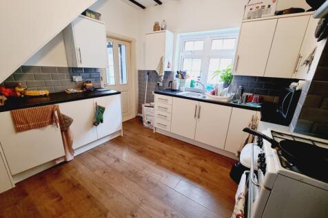 47 Clarendon Avenue, Leamington Spa photo 3