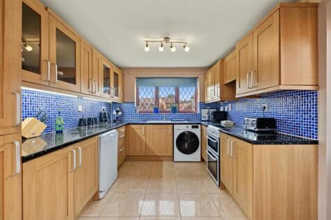 Kitchen_2.jpeg