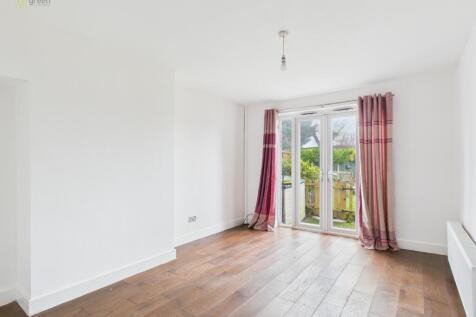 cam05591g0pr0117still006