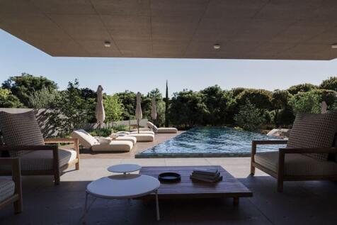 Outdoor Lounge and