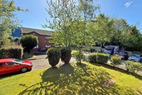 Communal Garden and Parking