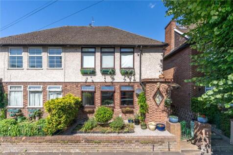 Hampton, TW12 - property photo