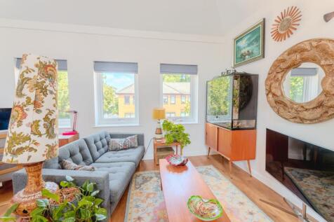 Open Plan Living Area &amp; Kitchen on First Floor