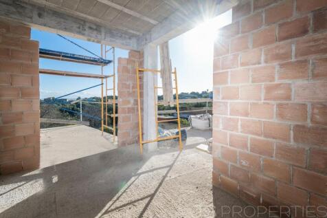 TOWNHOUSE IN CAMPANET WITH UNIQUE VIEWS